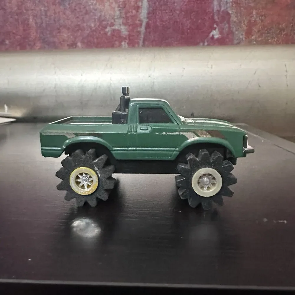 Schaper Stomper 4x4 Toyota SR5 Green Pickup Truck Works